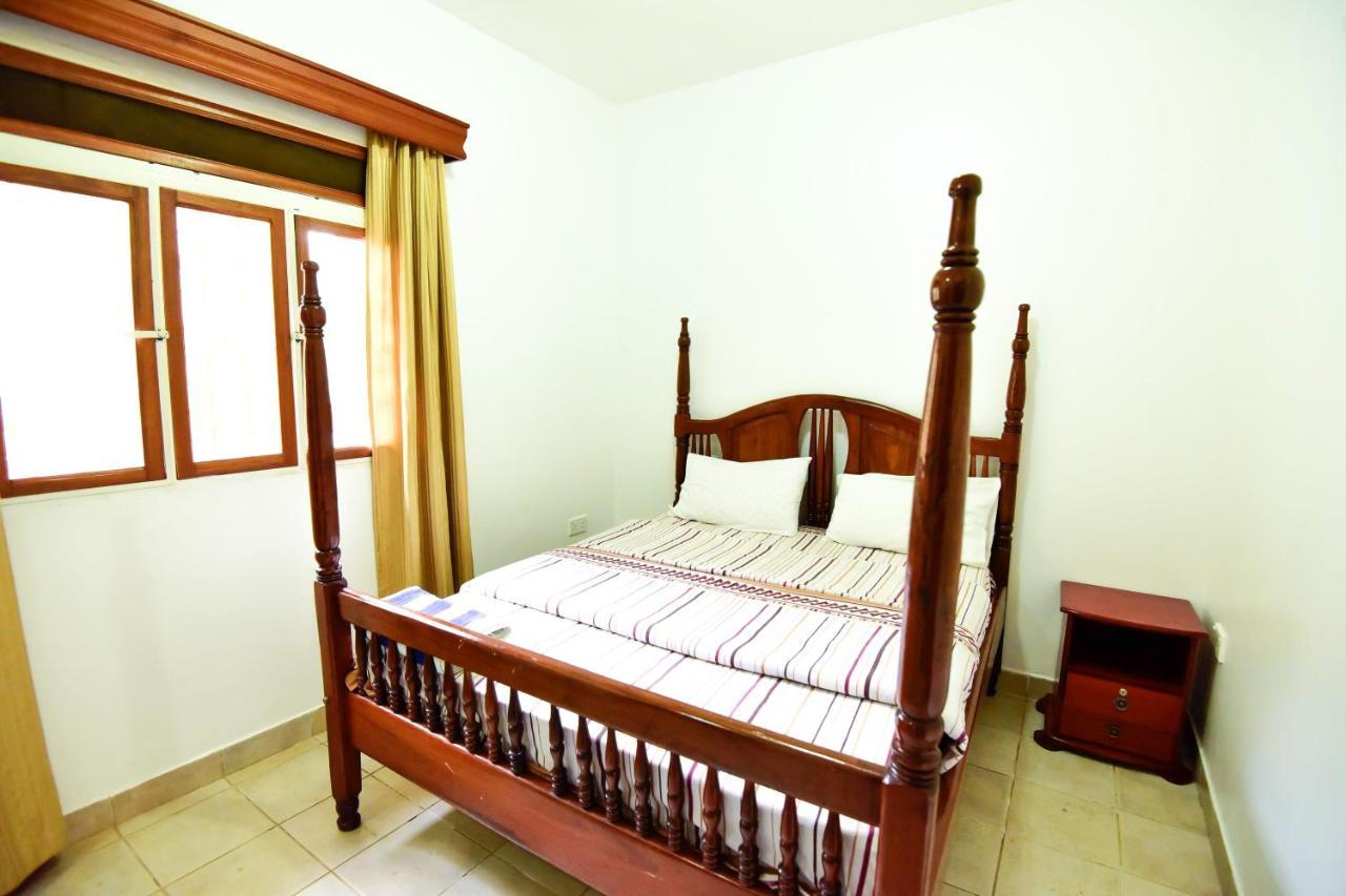 Corinya Serviced Apartments Энтеббе Экстерьер фото